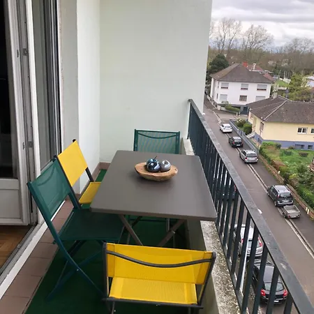 Bien Placée Et Vue Dégagée A Appartamento